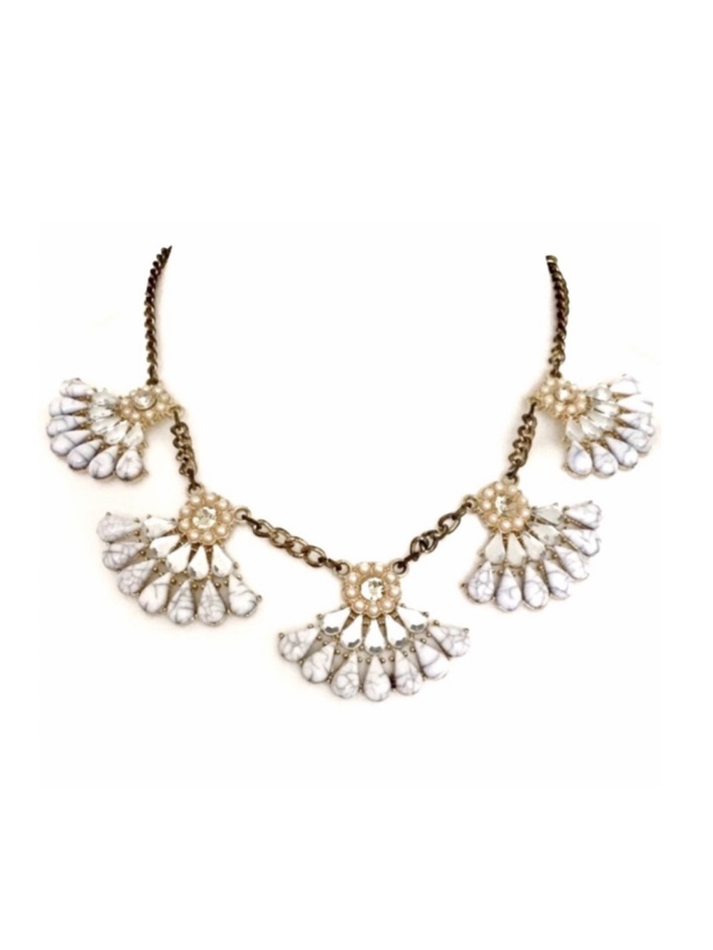 💋Statement Floral Mandala Design Gold Color Faux Howlite Necklace